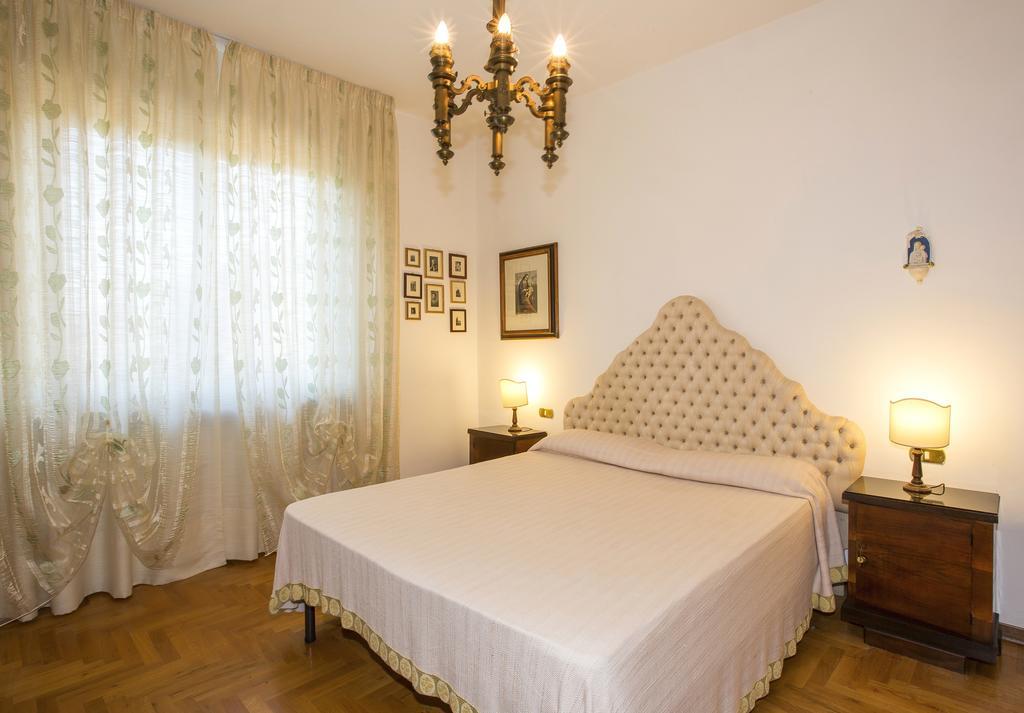 Villa La Casa Di Gigliola Monticiano Habitación foto